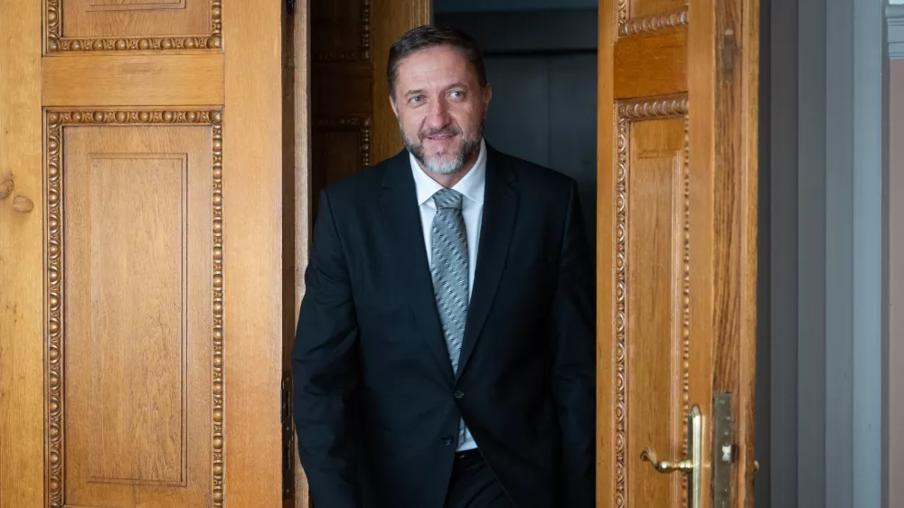 Ljubljana, ministrstvo za finance.Srecanje evropske komisarke za siritev Marte Kos in financnega ministra Klemna Bostjancica.Minister za finance Klemen Bostjancic.