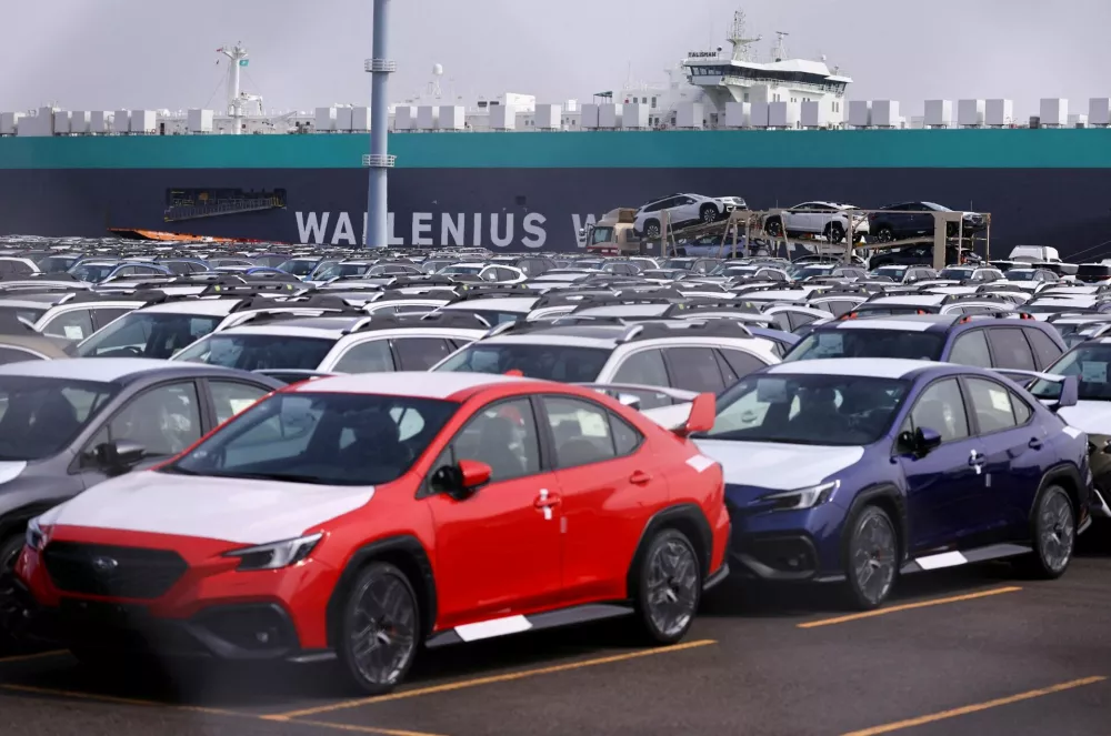 Newly manufactured cars of the automobile maker Subaru awaiting export are parked at a port in Yokohama, south of Tokyo, Japan March 27, 2025. REUTERS/Issei Kato / Foto: Issei Kato