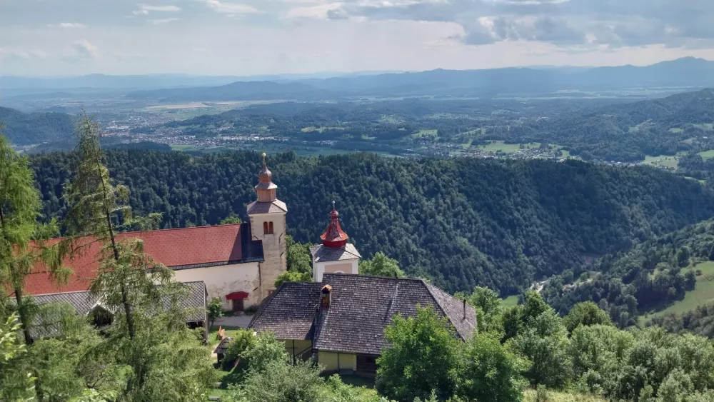 Oskrbnik, pripovedovalec in prijatelj pohodnikov