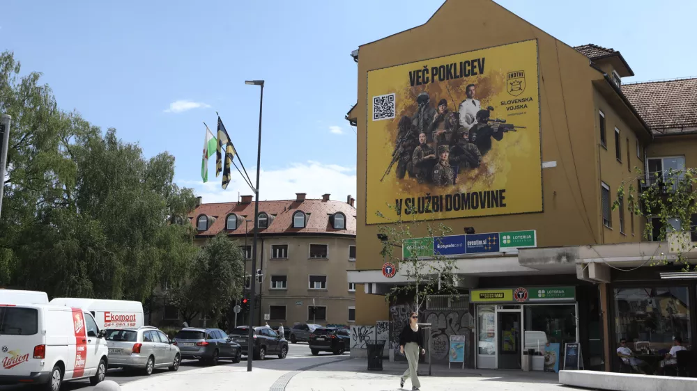 22.07.2025 - Reklamni panoji - Jumbo plakati - plakat - Trža&scaron;ka cesta - slovenska vojska - v službi domovineFoto: Luka Cjuha