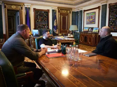 KIEV, UKRAINE - JULY 22: (----EDITORIAL USE ONLY - MANDATORY CREDIT - 'UKRAINIAN PRESIDENCY / HANDOUT' - NO MARKETING NO ADVERTISING CAMPAIGNS - DISTRIBUTED AS A SERVICE TO CLIENTS----) Ukrainian President Volodymyr Zelenskyy holds a meeting with Secretary of the National Security and Defense Council of Ukraine Rustem Umerov (R) and Head of the Office Andriy Yermak (L) to discuss the peace negotiations on July 22, 2025, in Kiev, Ukraine. Zelenskiy/Offical Telegram Account / AnadoluNo Use USA No use UK No use Canada No use France No use Japan No use Italy No use Australia No use Spain No use Belgium No use Korea No use South Africa No use Hong Kong No use New Zealand No use Turkey