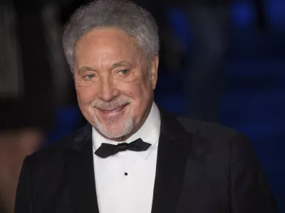 Tom Jones poses for photographers upon arrival at the 'Mary Poppins Returns' premiere in London, Wednesday, Dec. 12, 2018. (Photo by Vianney Le Caer/Invision/AP)