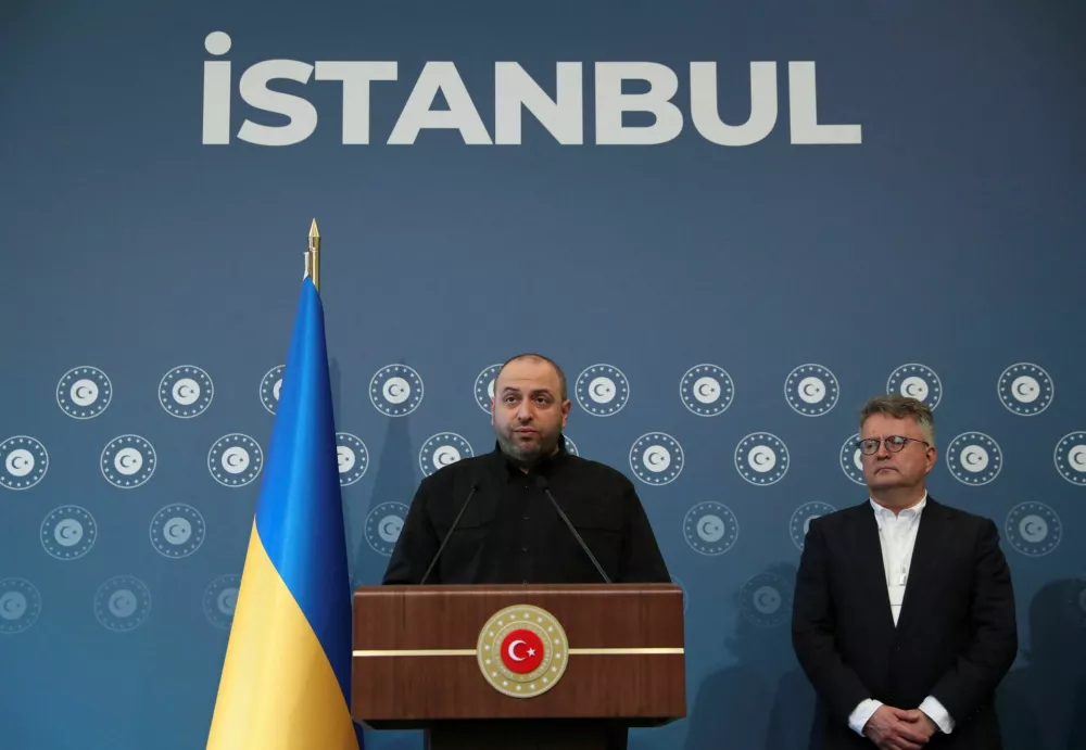 Ukrainian Defence Minister Rustem Umerov, who leads the Ukrainian delegation, speaks during a press conference at Ciragan Palace, on the day of the second round of peace talks between Russia and Ukraine, as Sergiy Kyslytsya, First Deputy Minister of Foreign Affairs of Ukraine, stands by his side, in Istanbul, Turkey, June 2, 2025. REUTERS/Cagla Gurdogan