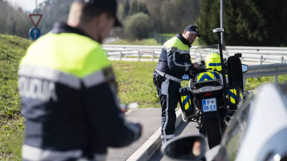 prometni nadzorpolicija - simbolična fotografijaprometna policijavarnost v prometupolicija na motorjihmotoristična policijaprehitri voznikiavtocestna policijaalkotestalkohol v prometu08.04.2025 Policijski nadzor, počivali&scaron;če PovodjeFOTO: Nik Erik Neubauer