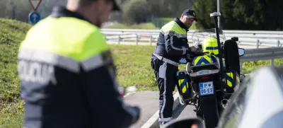 prometni nadzorpolicija - simbolična fotografijaprometna policijavarnost v prometupolicija na motorjihmotoristična policijaprehitri voznikiavtocestna policijaalkotestalkohol v prometu08.04.2025 Policijski nadzor, počivališče PovodjeFOTO: Nik Erik Neubauer