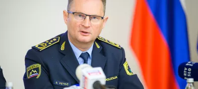Ljubljana, Ministrstvo za notranje zadeveNovinarska konferenca, namenjena ozavescanju o varnosti v prometu ob zacetku kolesarske sezone.V. d. generalnega direktorja Policije Damjan Petric.