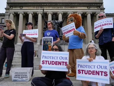 FILE PHOTO: Members of the Columbia faculty and staff protest against the university's policies at the Columbia University campus in New York City, U.S., June 6, 2025. REUTERS/Ryan Murphy/File Photo