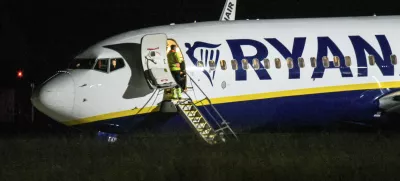 04 June 2025, Bavaria, Memmingen: A Ryanair passenger jet stands on the apron at Memmingen Airport. The plane was traveling from Berlin to Milan when it hit turbulence. Several people were injured and rescue teams were deployed at the airport in Unterallgaeu. Photo: Jason Tschepljakow/dpa