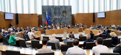 Državni zbor Republike Slovenije.