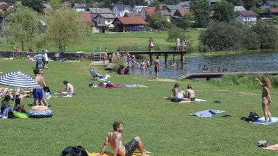 - 21.07.2024 - reportaža Podpe&scaron;ko jezero - poletje, vročina, kopanje, hlajenje, kopalci, obiskovalci, ljudje //FOTO: Jaka Gasar