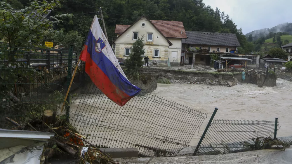 Stahovica pri kamniku05.08.2023 najhuj&scaron;e poplave v zgodovini Slovenije - slovenija pod vodo - poplave - sanacija - či&scaron;čenje - PREGLED LETA 2023FOTO: Luka Cjuha