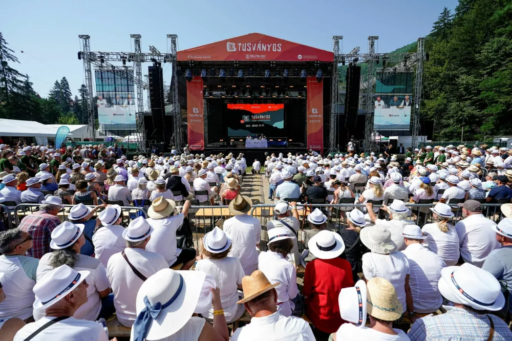 Hungarian Prime Minister Viktor Orban delivers a speech to ethnic&nbsp;Hungarians, at Balvanyos Summer University, in Baile Tusnad, Romania, July 26, 2025. Inquam Photos/Tudor Pana via REUTERS ATTENTION EDITORS - THIS IMAGE WAS PROVIDED BY A THIRD PARTY. ROMANIA OUT. NO COMMERCIAL OR EDITORIAL SALES IN ROMANIA