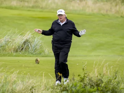 27 July 2025, United Kingdom, Turnberry: US President Donald Trump plays golf at his Trump Turnberry golf course in South Ayrshire, during his five-day private trip to the country. Photo: Jane Barlow/PA Wire/dpa