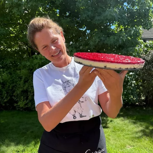 Alenka Bratu&scaron;ek da se znajde tudi v kuhinji. F instagram Alenke Bratu&scaron;ek