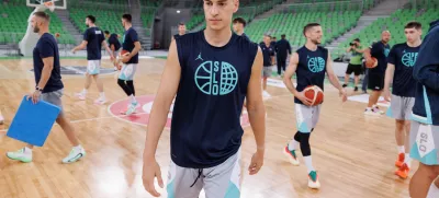 Ljubljana, Stozice.Medijski termin moske clanske kosarkarske reprezentance.Slovenski kosarkar Miha Cerkvenik.