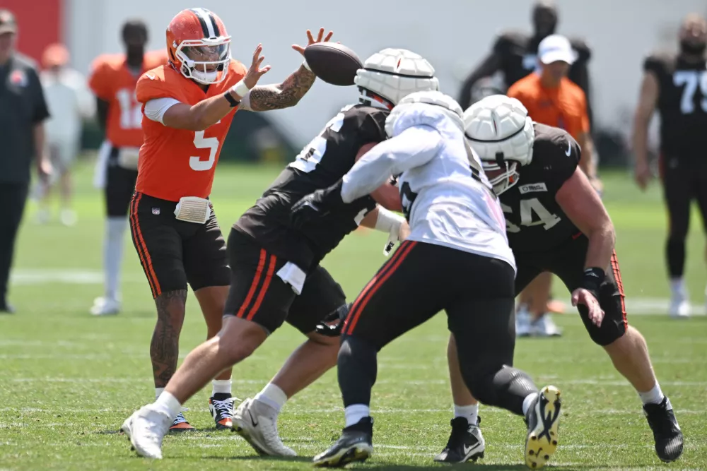 Jul 28, 2025; Berea, OH, USA; Cleveland Browns quarterback Dillon Gabriel (5) takes a snap during training camp at CrossCountry Mortgage Campus. Mandatory Credit: Ken Blaze-Imagn Images