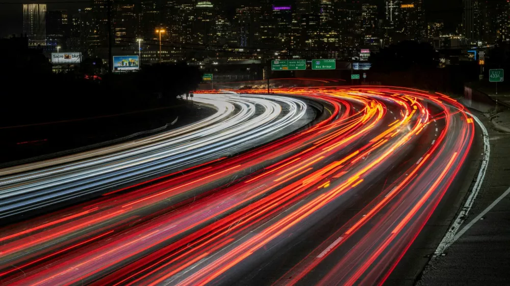 Car traffic is seen during rush hour in downtown San Francisco, California, U.S., July 29, 2025. REUTERS/Carlos Barria   TPX IMAGES OF THE DAY / Foto: Carlos Barria