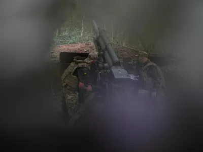 Ukrainian servicemen take part in a military exercise at a training ground before deployment for a combat mission, amid Russia's attack on Ukraine, in Kharkiv region, Ukraine July 25, 2025. REUTERS/Inna Varenytsia
