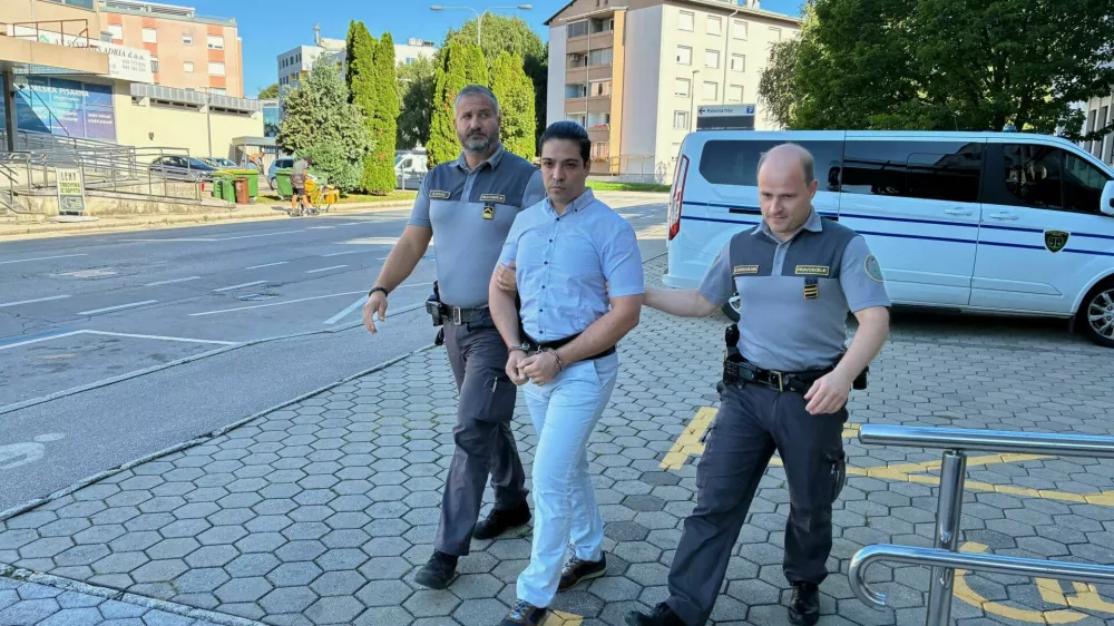 Pokojno ženo je častil kot boga