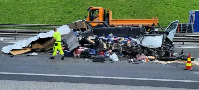 Štajerska avtocesta, nesreča pri Tepanju, kjer je pri trku v tovorno vozilo umrlo pet tujih državljanov.Prometna nesreča, reševanje, avtocesta, trk vozil, zastojFoto: Bralec