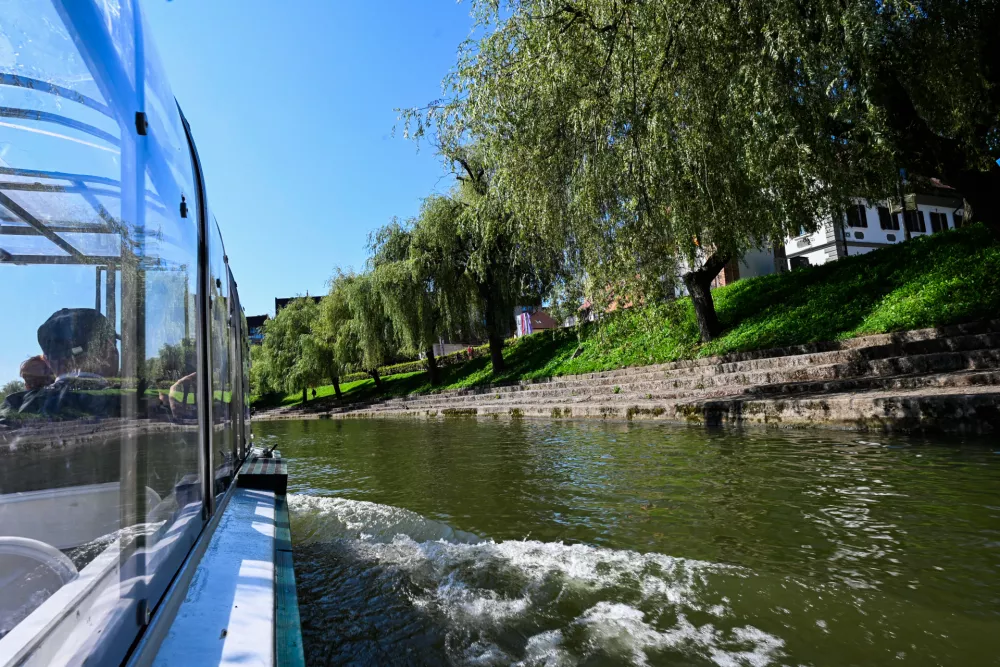 (FOTO) Pogled na Ljubljano z Ljubljanice