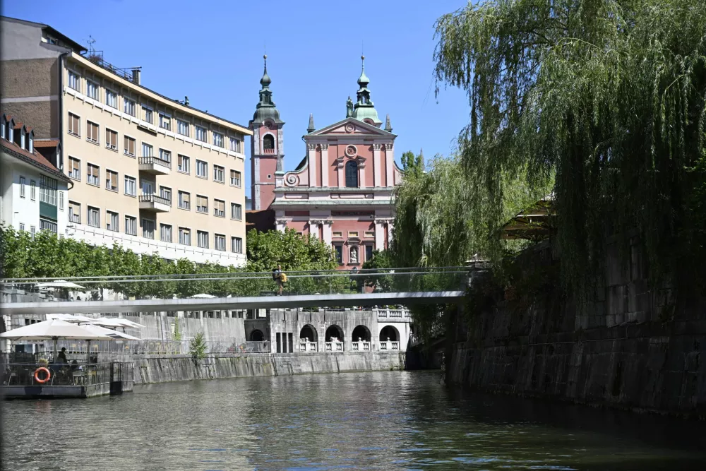 (FOTO) Pogled na Ljubljano z Ljubljanice
