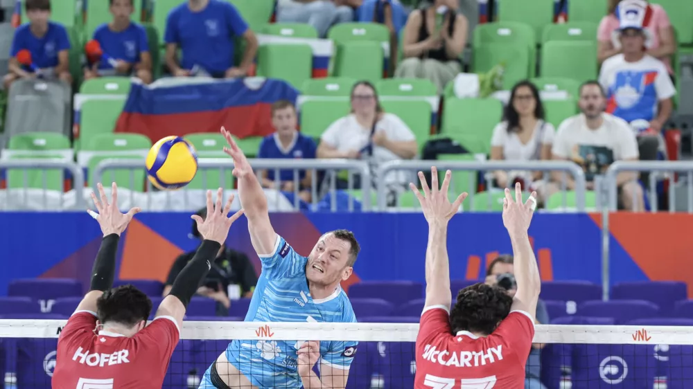 Tonček &Scaron;tern- 16.07.2025 - odbojka - turnir odbojkarske lige narodov - Slovenija: Kanada//FOTO: Jaka Gasar