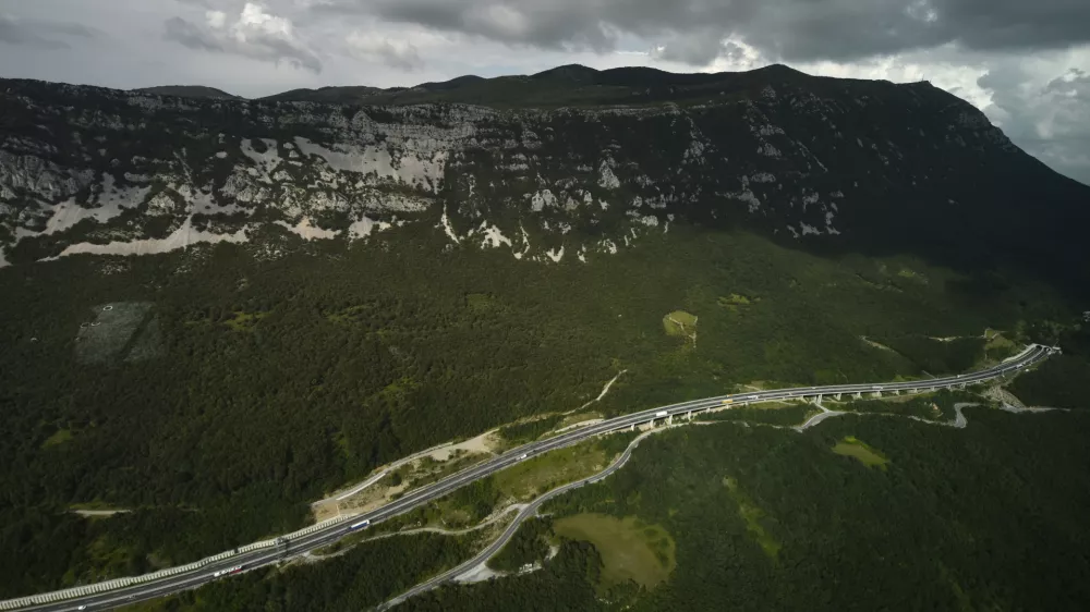 Vipava.Primorska hitra cesta, Nanos, Rebrnice, Podnanos.