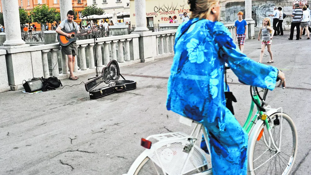 In&scaron;pektorji razgnali protest uličnih glasbenikov