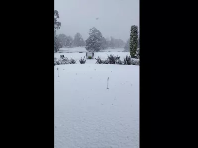 Ponekod na severu Novega Južnega Walesa je zapadlo 40 centimetrov snega. Foto: Reuters