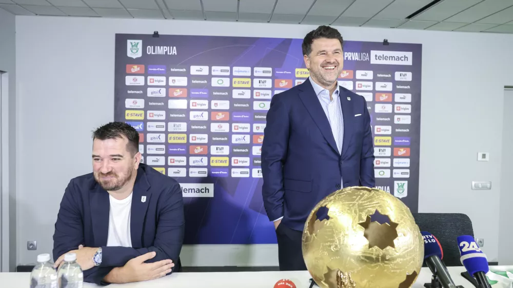 Goran Boromisa, Igor Bari&scaron;ič- 13.06.2025 - Izredna novinarska konferenca Olimpije pred začetkom priprav na novo tekmovalno sezono. Predstavili so tudi novega trenerja, Portugalca Jorge Simaa//FOTO: Jaka Gasar