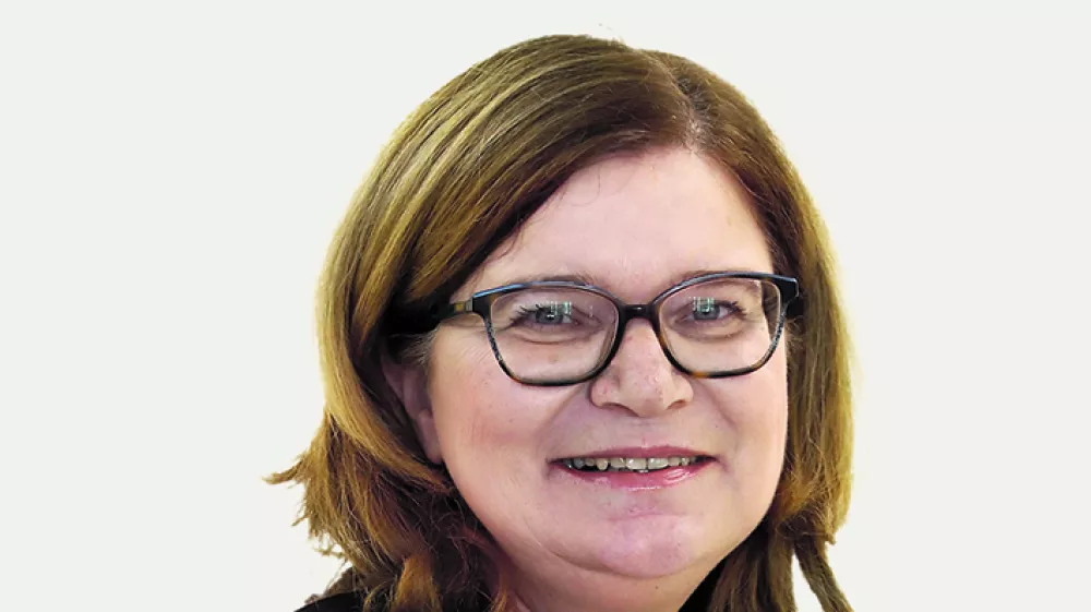 Meta Černoga- Redakcija Dnevnik 2024 - portreti za komentarje in kolumne - kolumnisti - komentatorji &ndash; novinarji - portret //FOTO: Luka Cjuha