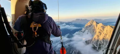 Reševanje v Severni Triglavski steni. 