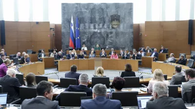 - 03.03.2025 - Predsednik vlade dr. Robert Golob je na 28. redni seji Državnega zbora odgovarjal na ustna poslanska vpra&scaron;anja - parlament, poslanec, poslanci, politika, vlada//FOTO: Jaka Gasar / Foto: Jaka Gasar