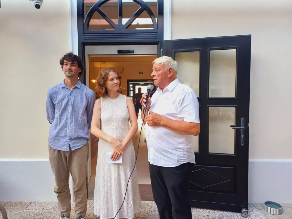 Po &scaron;tirih letih spet zasijala: Nekdaj županovo pribežali&scaron;če, danes kavarna