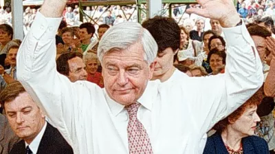 Milan Kučan leta&nbsp;1999 na srečanju&nbsp;upokojencev / Foto: Bojan Velikonja