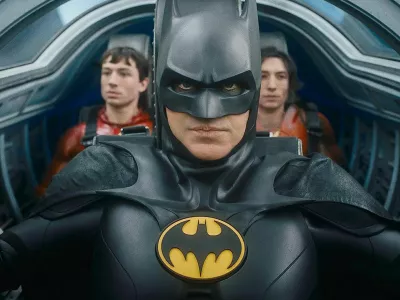 V filmu Flash trčijo filmski svetovi. Michael Keaton je ob naslovnem junaku, ki ga igra Ezra Miller, znova Batman. F Warner Brothers Pictures
