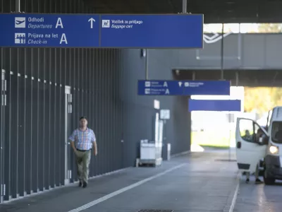 31.10.2024 - Letali&scaron;če Jožeta Pučnika Ljubljana - Fraport Slovenija Upravljavec ljubljanskega letali&scaron;ča.FOTO: LUKA CJUHA