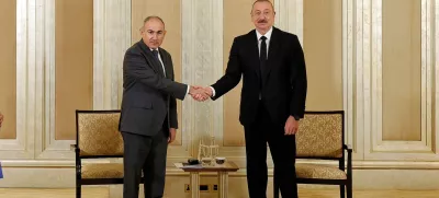 Armenian Prime Minister Nikol Pashinyan and Azerbaijani President Ilham Aliyev meet in Abu Dhabi, United Arab Emirates July 10, 2025. Press Service of Prime Minister of the Republic of Armenia/Handout via REUTERS. ATTENTION EDITORS - THIS IMAGE HAS BEEN SUPPLIED BY A THIRD PARTY. NO RESALES. NO ARCHIVES. MANDATORY CREDIT.