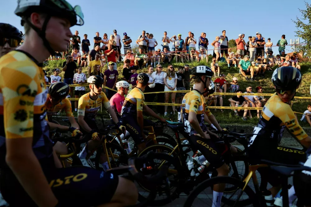 Slavnostni sprejem Tadeja Pogačarja v Komendi. 