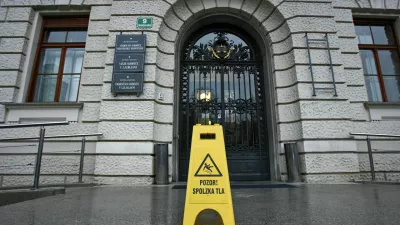 Hrvatu za zlorabo na Hrva&scaron;kem sodili v Sloveniji