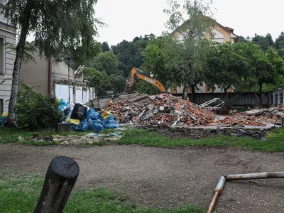 - 29.07.2025. - Podrta telovadnica ob Osnovni &scaron;oli Prule.//FOTO: Bojan Velikonja