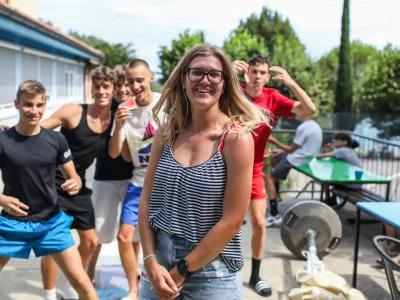 - Otro&scaron;ko letovi&scaron;če Pacug Zveze Prijateljev Mladine,- 06.08.2025. - Reportaža o prostovoljcih v počivali&scaron;čih in letovi&scaron;čiha za otroke in mladino.//FOTO: Bojan Velikonja