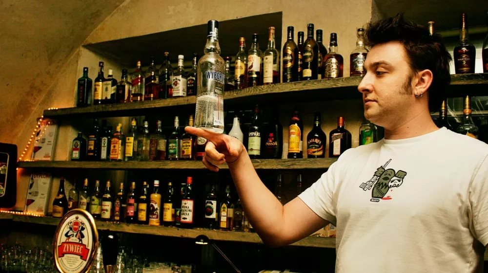 Var&scaron;ava, Poljska, lokal, bar. Foto: Profimedia