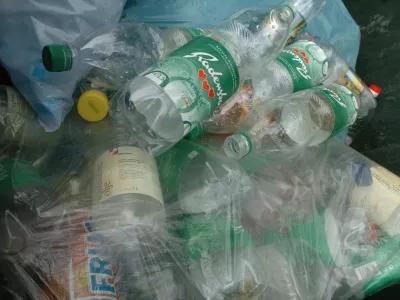 Kdo je za uvedbo kavcij na embalažo pijač in kdo jim nasprotuje?