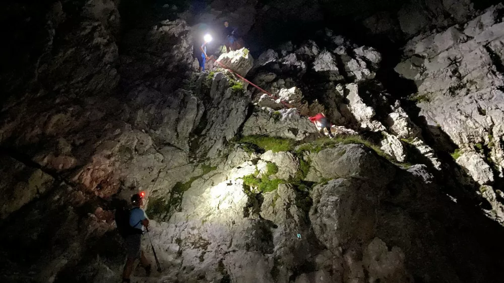 Nočno re&scaron;evanje s Tomin&scaron;kove poti