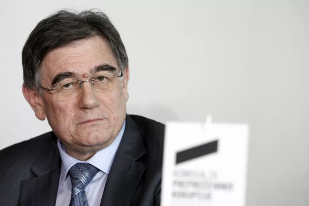 Državnozborsko izmi&scaron;ljevanje ob odložilnem vetu