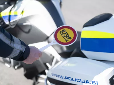 prometni nadzorpolicija - simbolična fotografijaprometna policijavarnost v prometupolicija na motorjihmotoristična policijaprehitri voznikiavtocestna policija08.04.2025 Policijski nadzor, počivali&scaron;če PovodjeFOTO: Nik Erik Neubauer