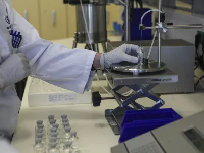 Pri &ldquo;vlečenju možganov&rdquo; Bo&scaron;tjančičev ukrep ne pomaga