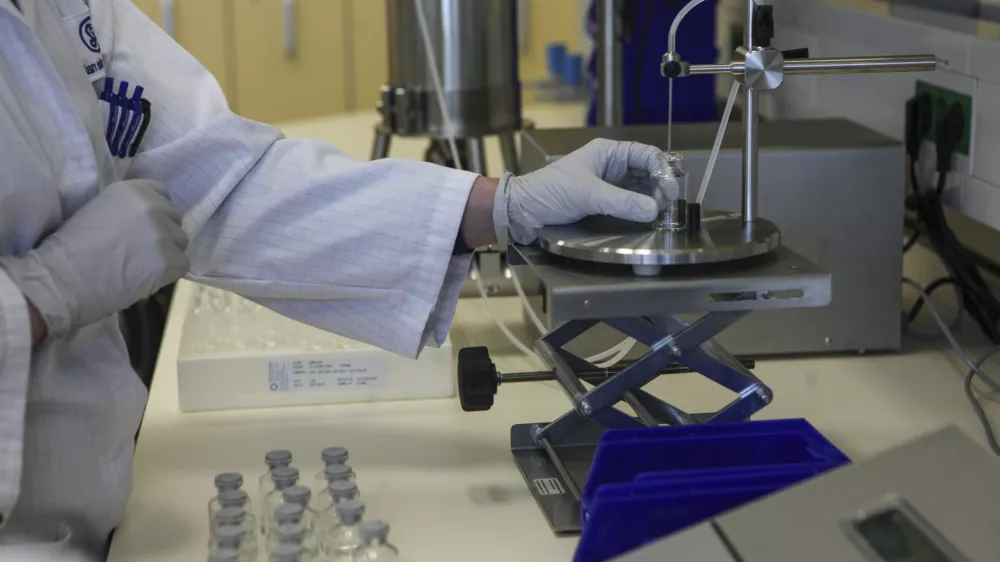 Pri &ldquo;vlečenju možganov&rdquo; Bo&scaron;tjančičev ukrep ne pomaga